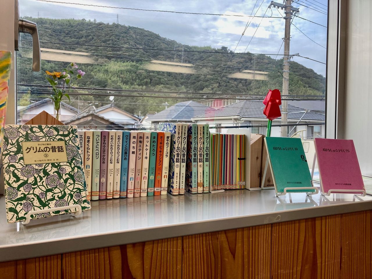 写真：ストーリーテリング関連図書です。