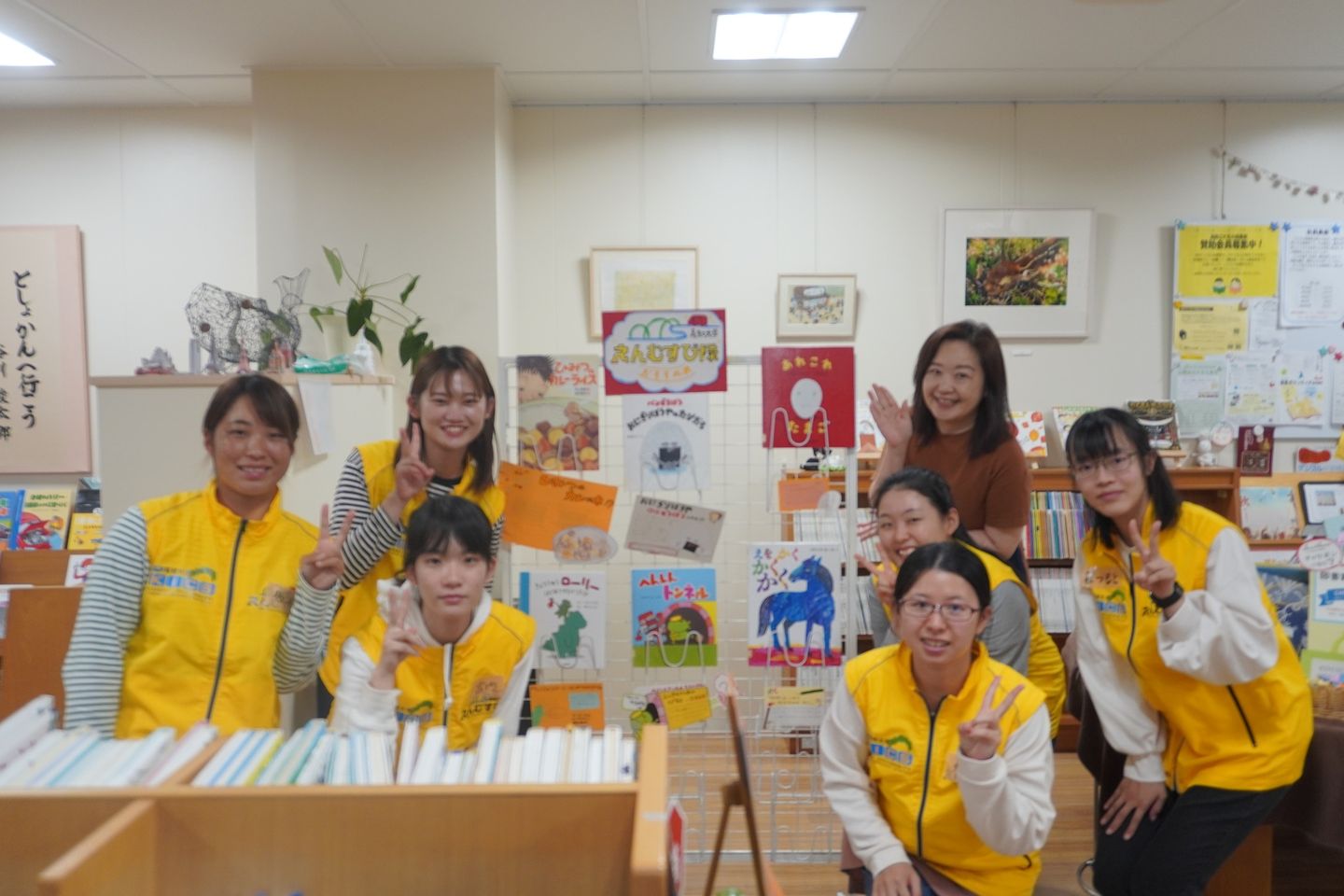 写真：高知大学えんむすび隊の皆さんとスタッフ大木です。